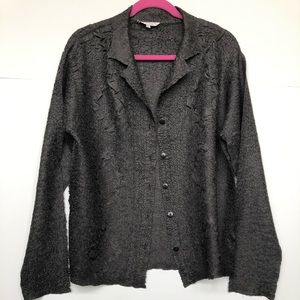 NWOT beautiful, lightweight crinkle fabric button down blouse / topper Large